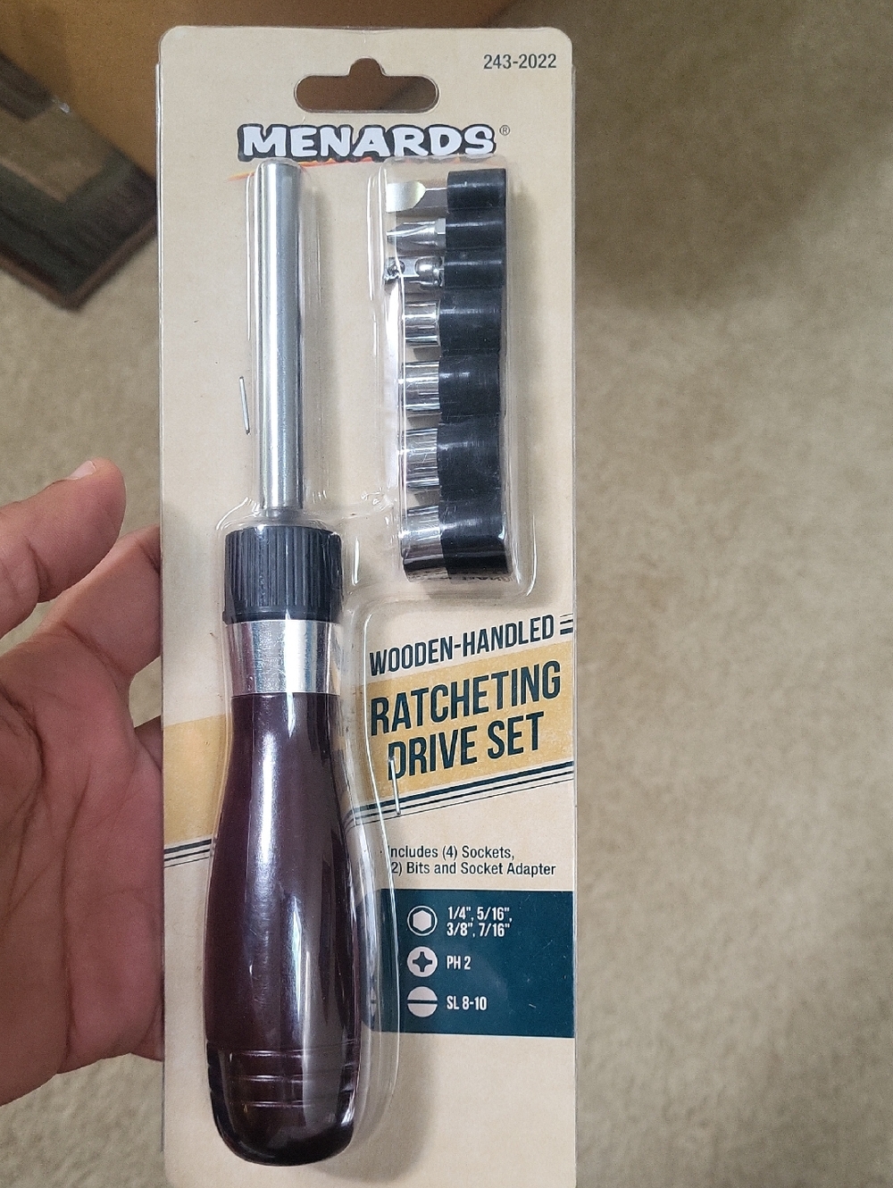 Menards wooden handled ratcheting drive Set new 4 sockets, 2 bits & adapter Nwt